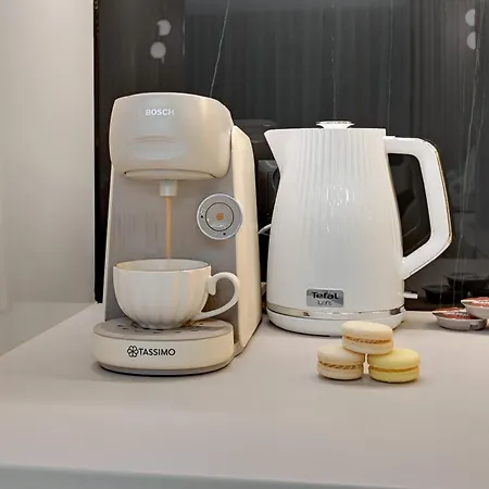 Romantic With Bathtub By Downtown