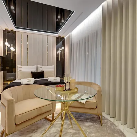 Romantic With Bathtub By Downtown גדנסק