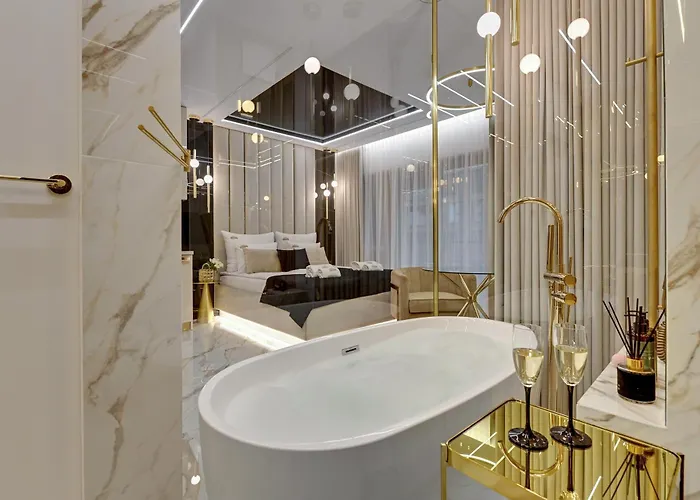 Romantic With Bathtub By Downtown Apartament Gdańsk