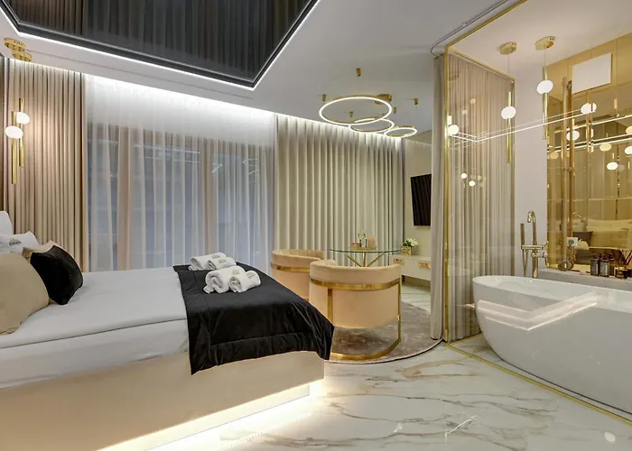 Romantic With Bathtub By Downtown Апартаменты Гданьск